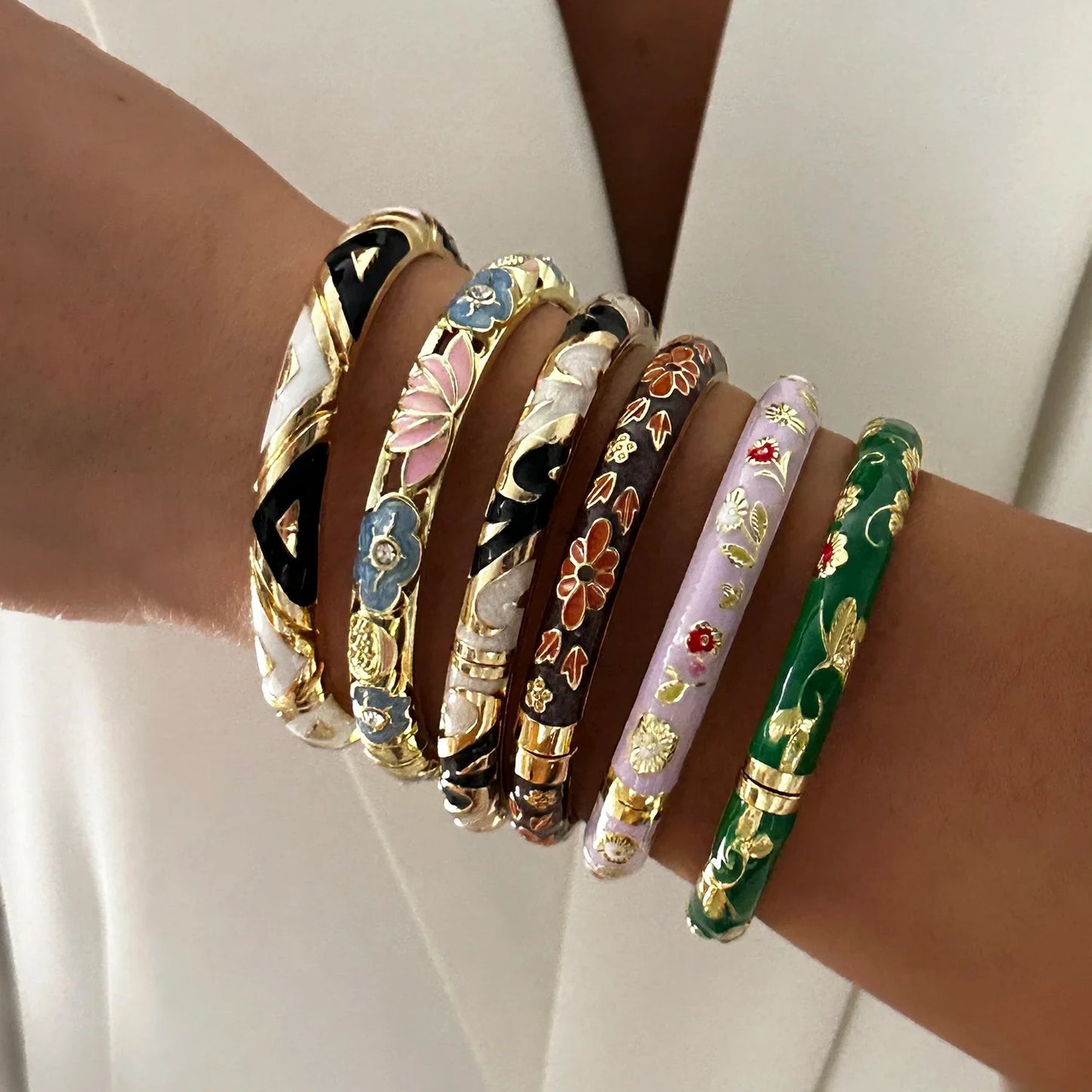 Elegant Enamel Dropped Glaze Flower Texture Bracelet For Women Retro Gold Plated Evil Eye Floral Zircon Bangle Party Jewelry