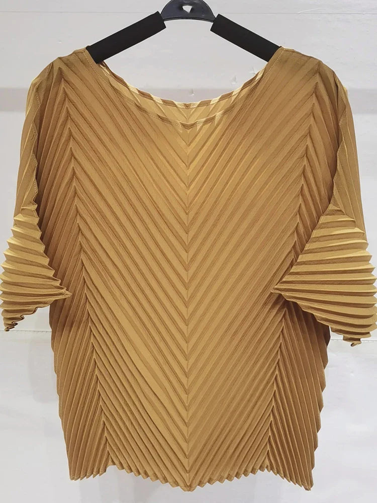 GVUW Round Neck Pleated T-shirts For Women Short Sleeves 2025 Summer Fold Chic Loose Top Female Fashion Clothing 25D1169