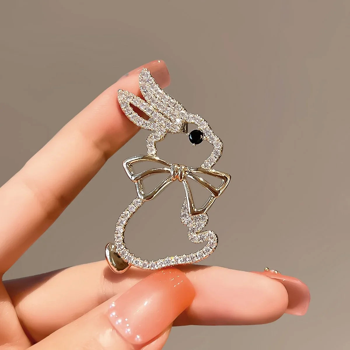 Luxurious Purple Crystal Butterfly Rhinestone Brooch Pins Fashion Suit Accessory Women's Corsage Outfit Jewelry Gift