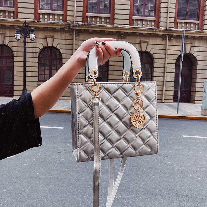 Fashion Brand Diana Bag 2022 Pu Leather Women Luxury Designer Handbag Hardware Pendant Shoulder Messenger Bag Clutch Purse Tote